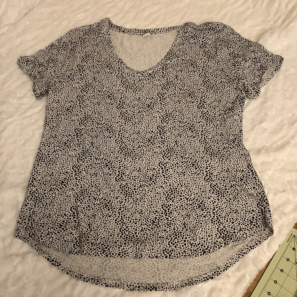 Old Navy Luxe Animal Print Black White High Low Shirt Size Large 📦CD
